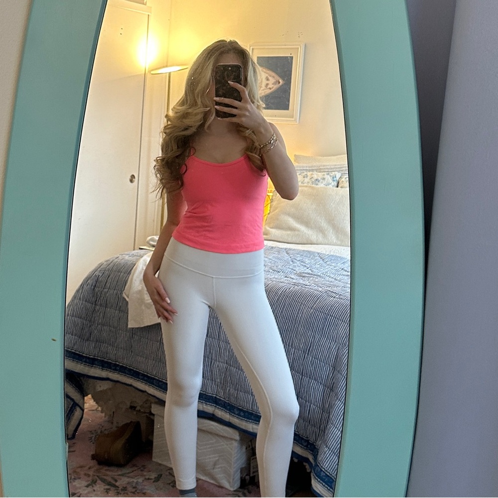 Lululemon size 4 power y in neon pink